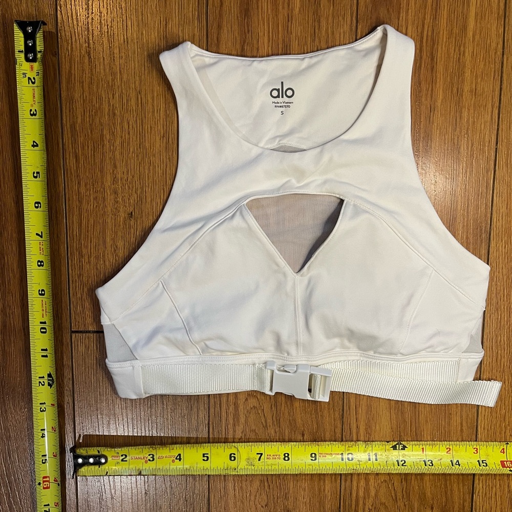 Alo Yoga Catch The Vibe Bra in Ivory